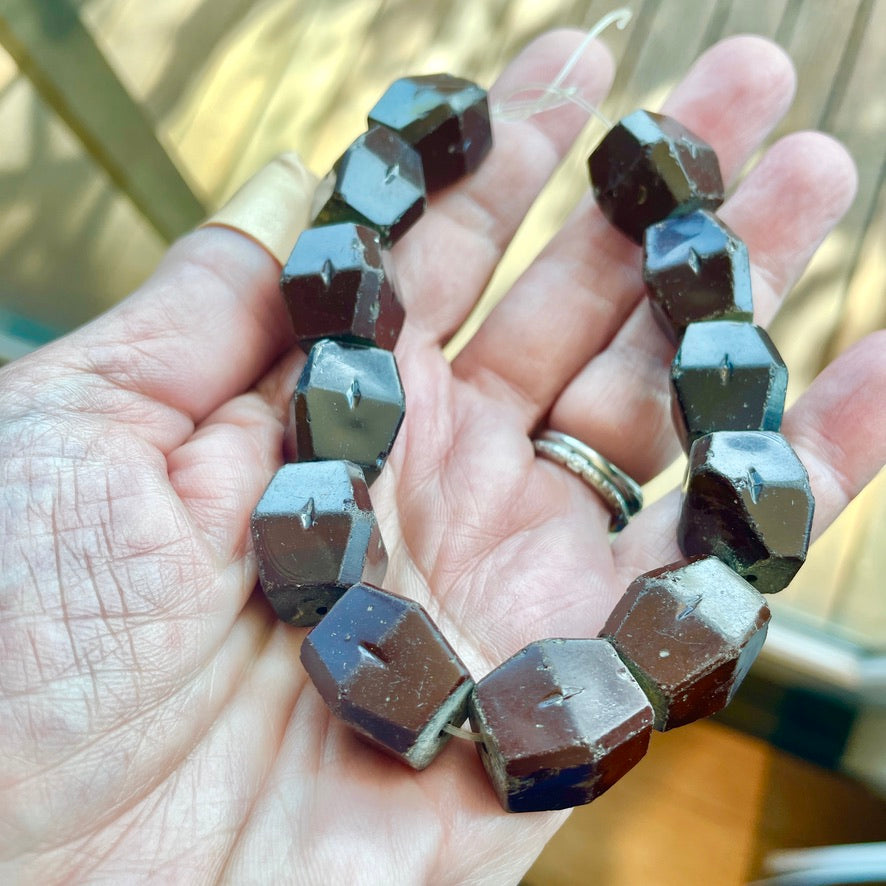 Short Strand of 12 Antique Faceted Maroon Carnelian Beads, Idar Oberstein - Rita Okrent Collection (ANT401d)