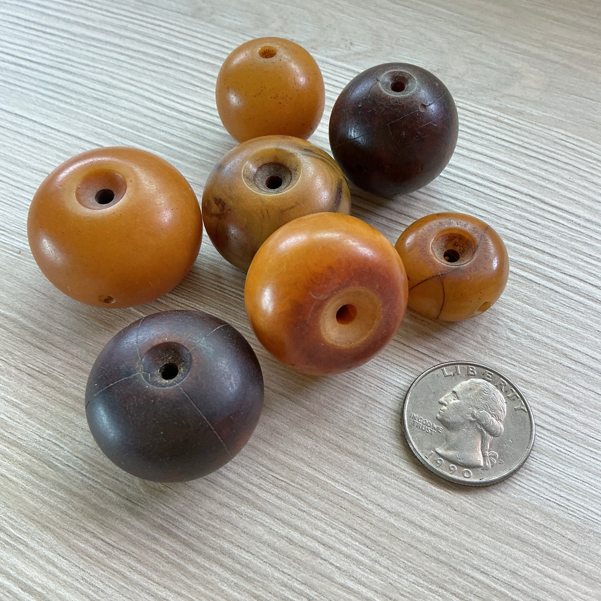 Group of 7 Round Mixed Sized Vintage Phenolic Resin Beads - Rita Okrent Collection (AT1941)