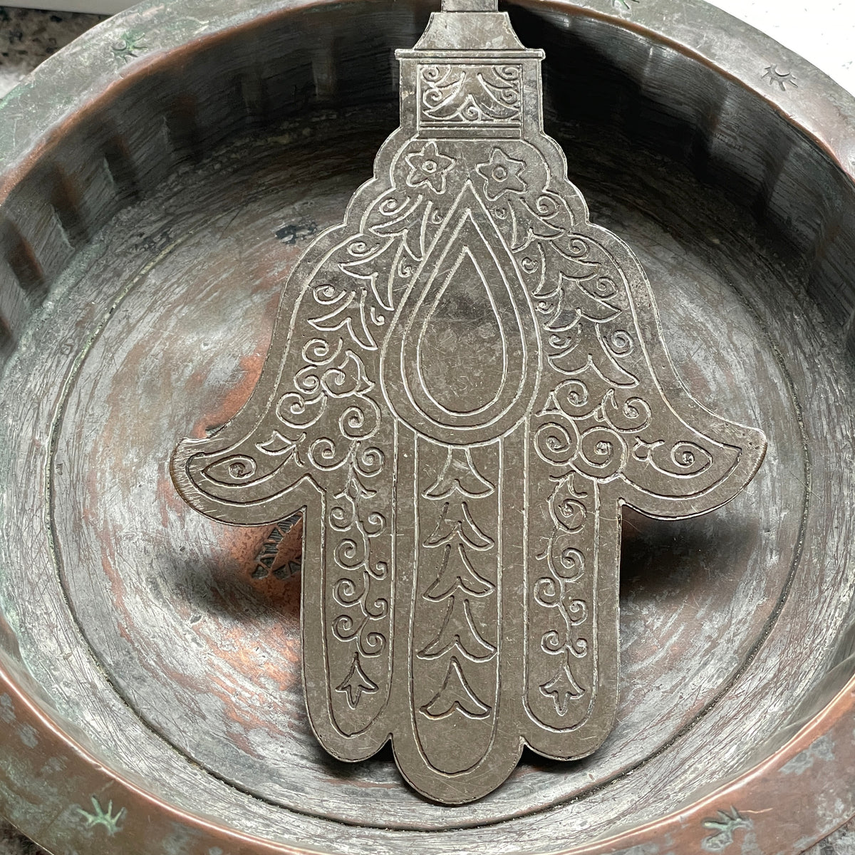 Large Contemporary Silver Metal Hamsa - Rita Okrent Collection (J259)