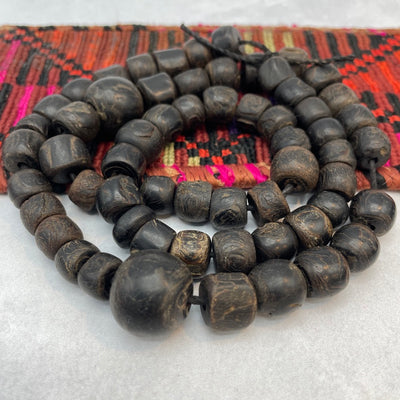 Lots of 12 Loose Black Coral Beads, From Old Yemeni Islamic Prayer Strands, Circa 1940's - Rita Okrent Collection (ANT534)