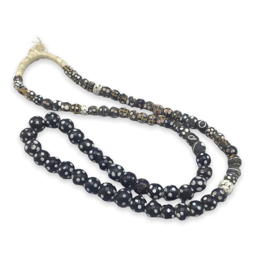 Venetian Glass Black and White Skunk / Thousand Eye Beads, 1800&#39;s-1900&#39;s - Rita Okrent Collection (AT0184))