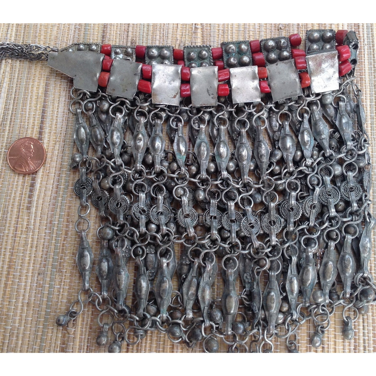 Yemeni Silver Traditional Bedouin Labbeh Wedding Necklace with Faux Coral Beads - C445