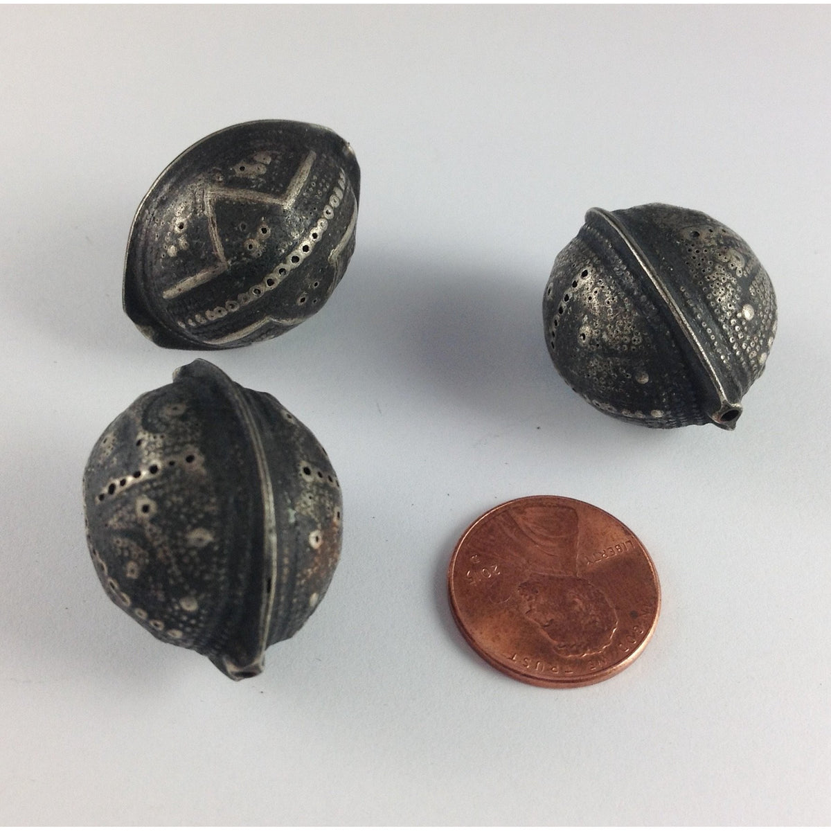 Large Antique Silver Aggrab al Fadda Beads, Mauritania - C198mno