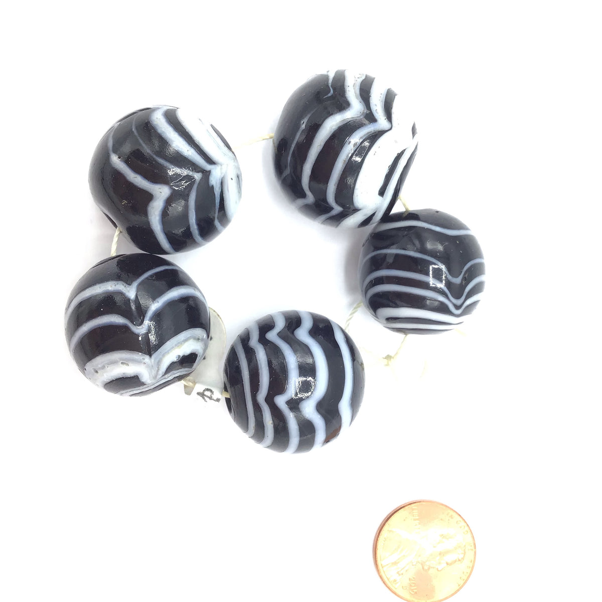 Set of 5 Large Black and White Art Glass Beads from Rita&#39;s Design Room - Rita Okrent Collection (C142c)