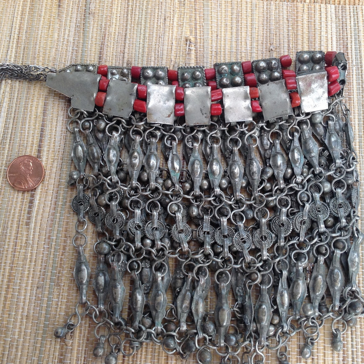 Yemeni Silver Traditional Bedouin Labbeh Wedding Necklace with Faux Coral Beads - C445
