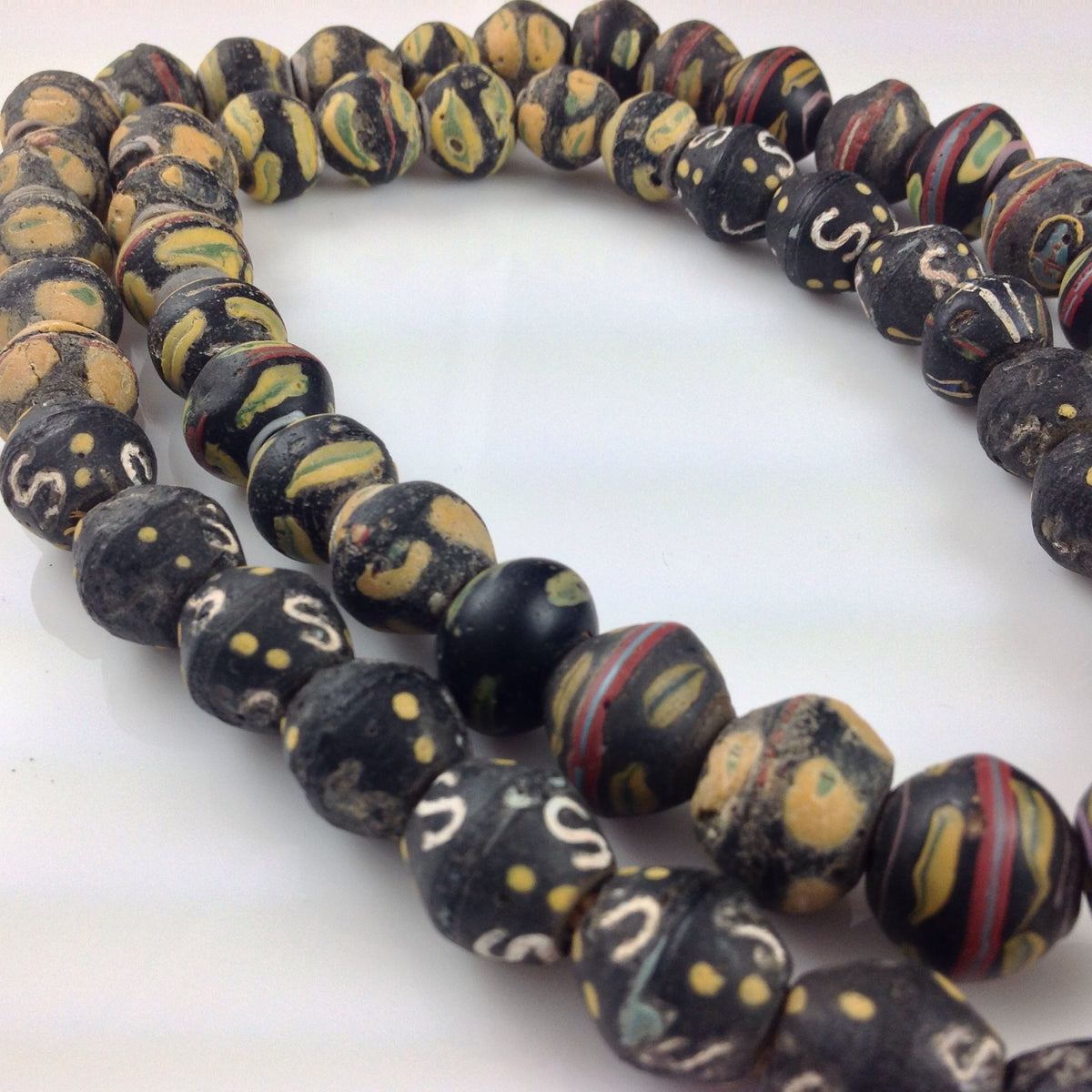 Black and Yellow King beads, African Trade - Rita Okrent Collection (AT011)