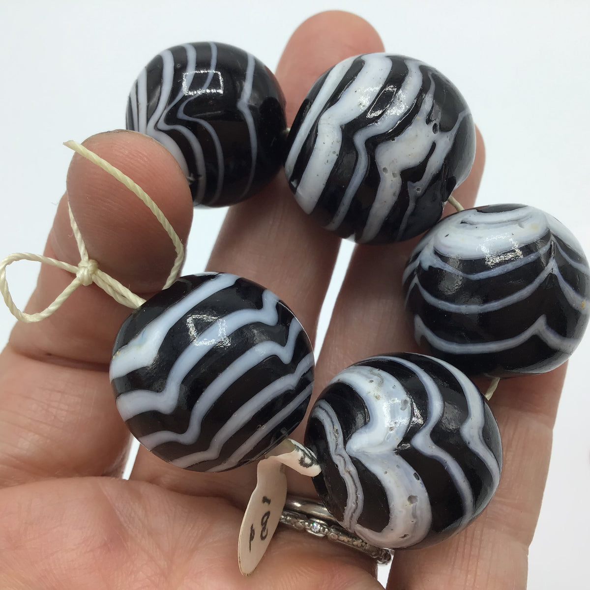 Set of 5 Large Black and White Art Glass Beads from Rita&#39;s Design Room - Rita Okrent Collection (C142c)