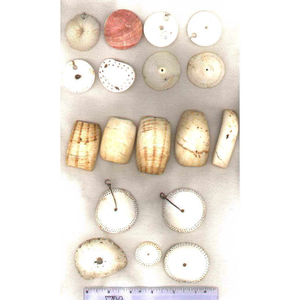 Group of 5 shell beads